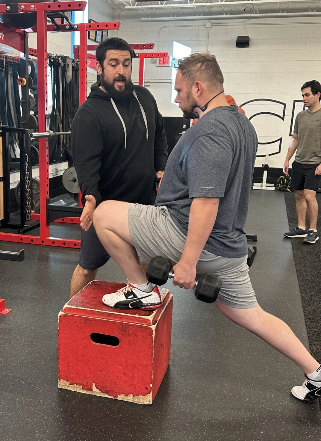Client highlight Timothy performs a split squat
